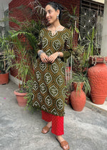 Load image into Gallery viewer, Mehendi Green Red Cotton Bandhani Suit