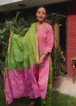 Load and play video in Gallery viewer, Pink Green Bandhani Suit &amp; Dupatta
