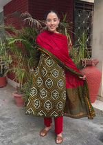 Load and play video in Gallery viewer, Mehendi Green Red Cotton Bandhani Suit
